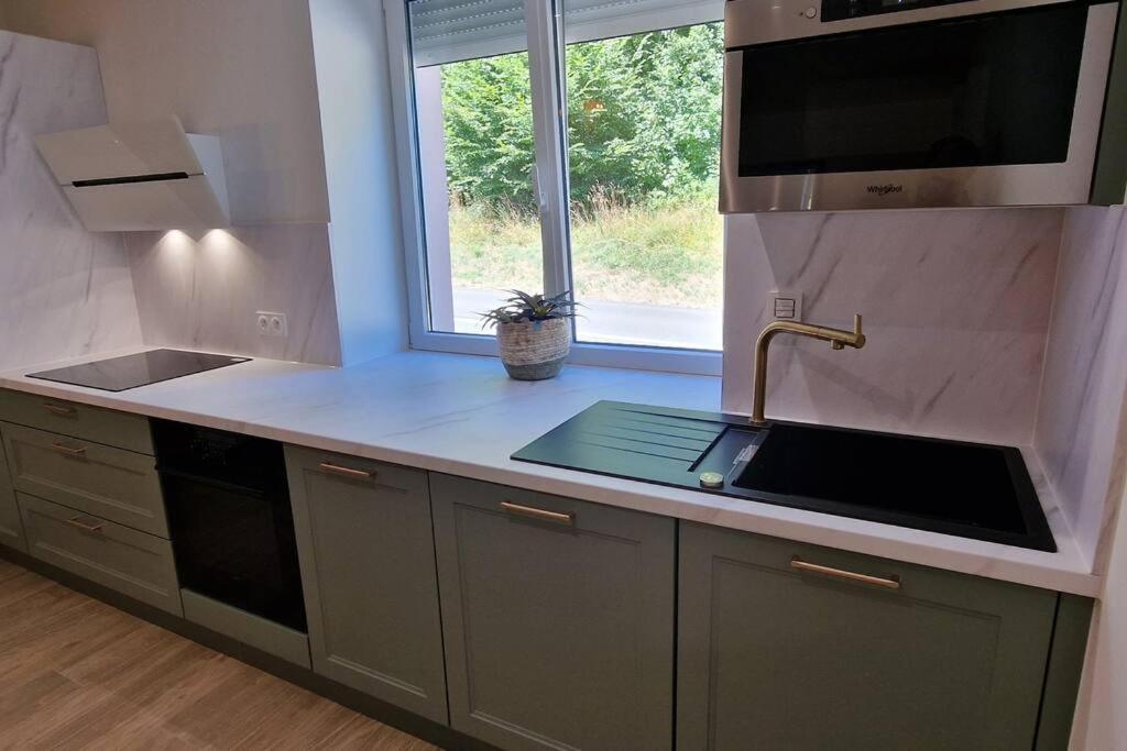 Ferienwohnung La Dame - Parking Prive - Proche Ge Alstom Cravanche Exterior foto