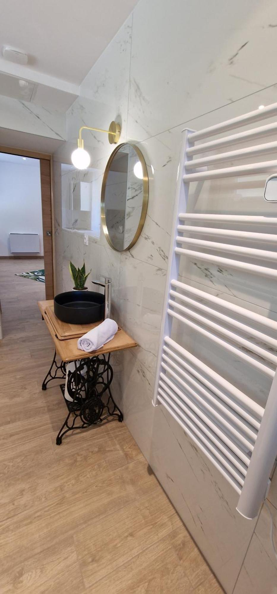 Ferienwohnung La Dame - Parking Prive - Proche Ge Alstom Cravanche Exterior foto
